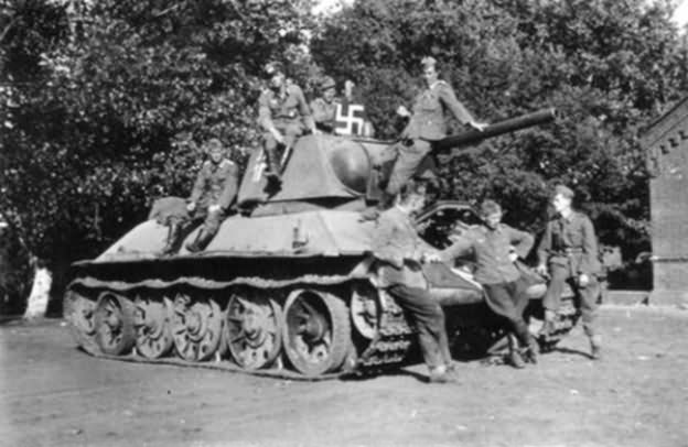 T-34/76 tank in german Wehrmacht service 26
