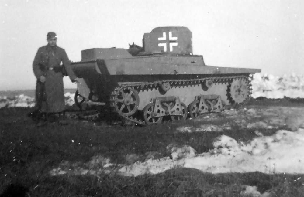 Schwimm Panzerkampfwagen T-37 731 (r) Beute panzer Balkenkreuz April 1942