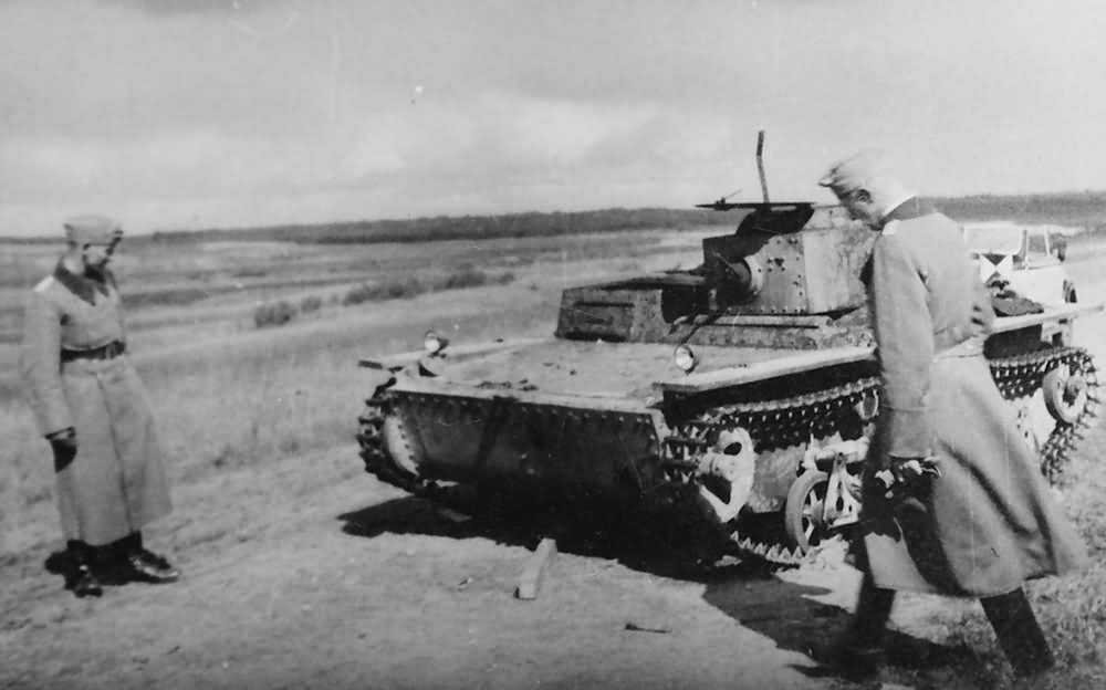 Amphibious light tank T-38